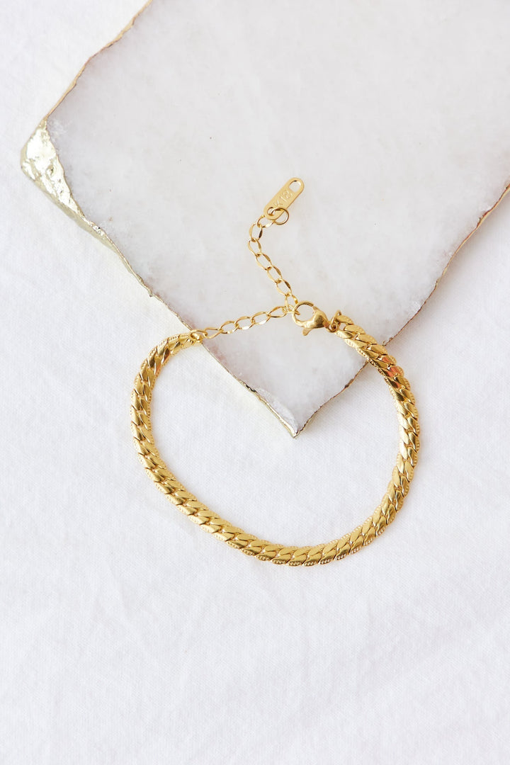 Náramek s cherubínským motivem z pozlaceného 18K zlata