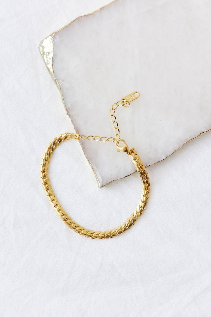 Náramek s cherubínským motivem z pozlaceného 18K zlata