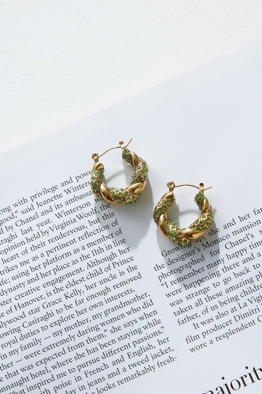 Náušnice Crystal Lover z 18k zlaceného kovu se zelenými kameny