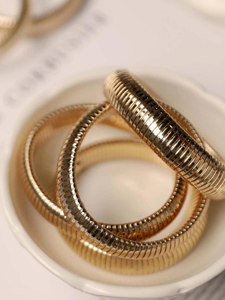 Široký náramek z titanu a oceli