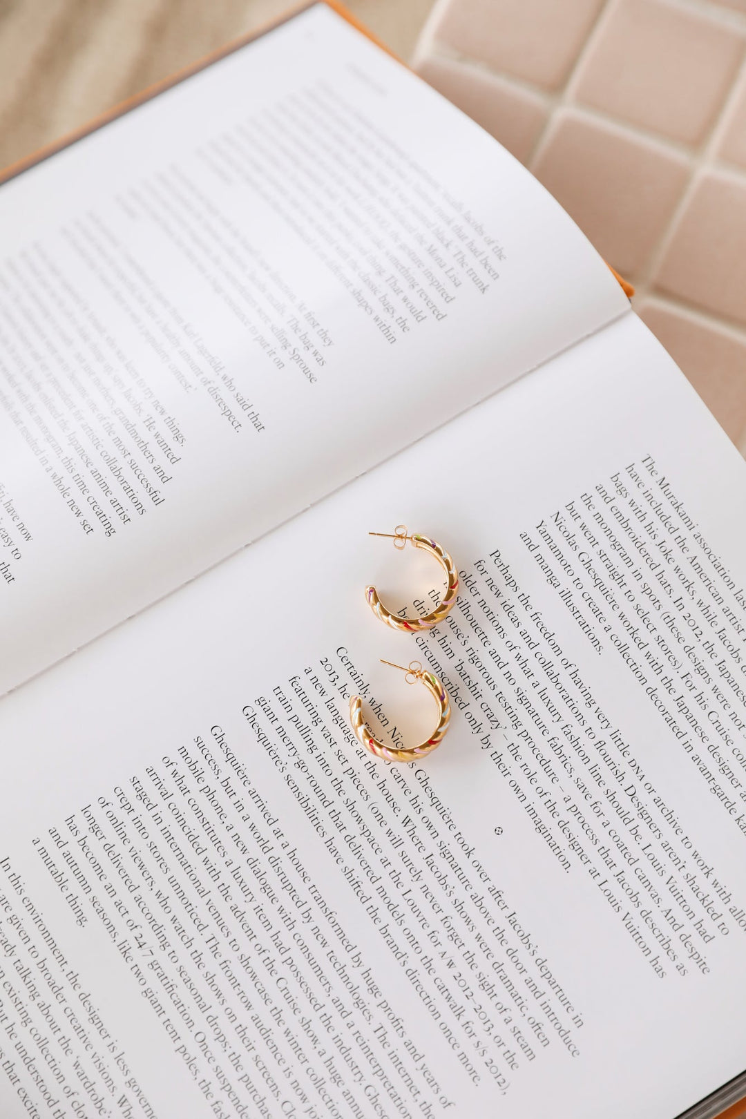 Náušnice s 18K zlatým pozlacením Liquorice Dreams