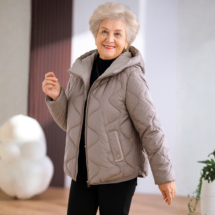 Fashionable cotton jacket with large pockets and diamond pattern