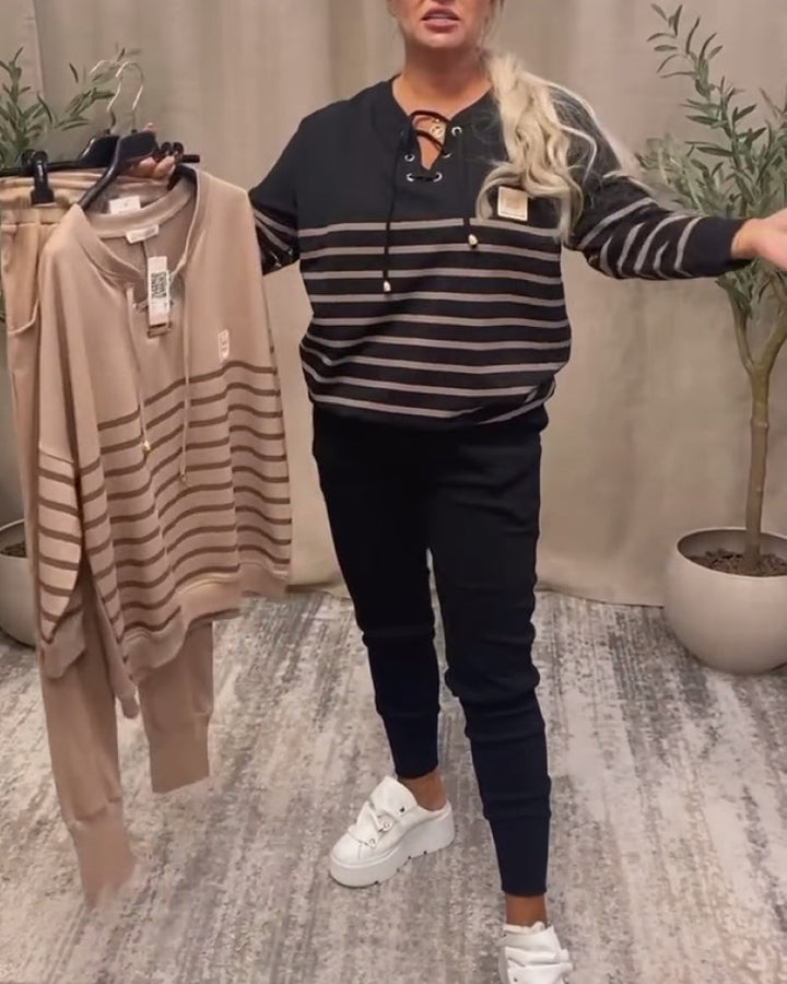 Dwuczęściowy zestaw sportowy w paski do kostki